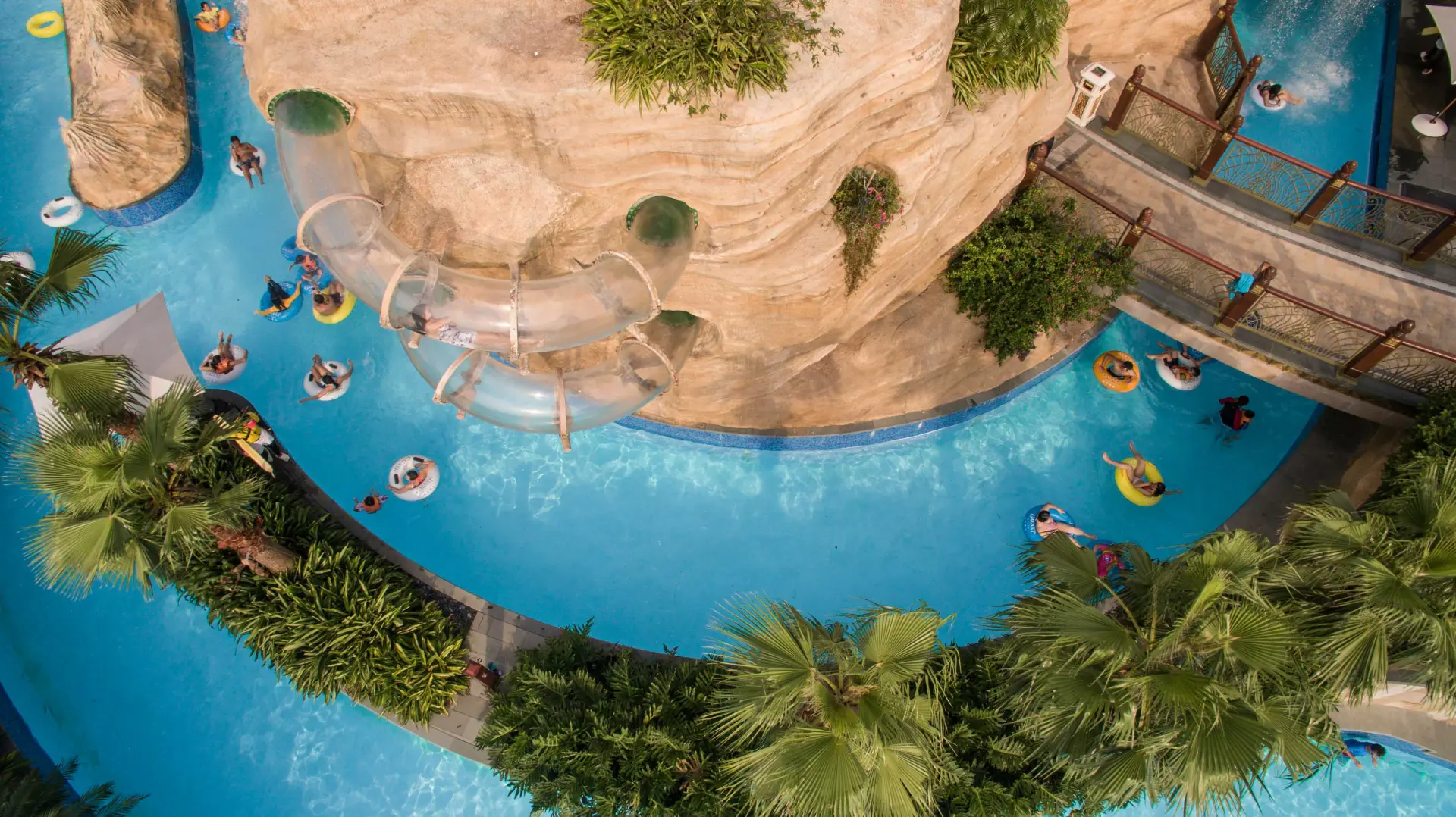 Grand Resort Deck
