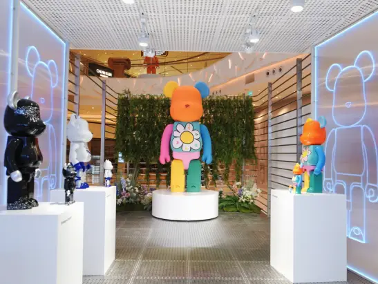 Pearl Lobby 4