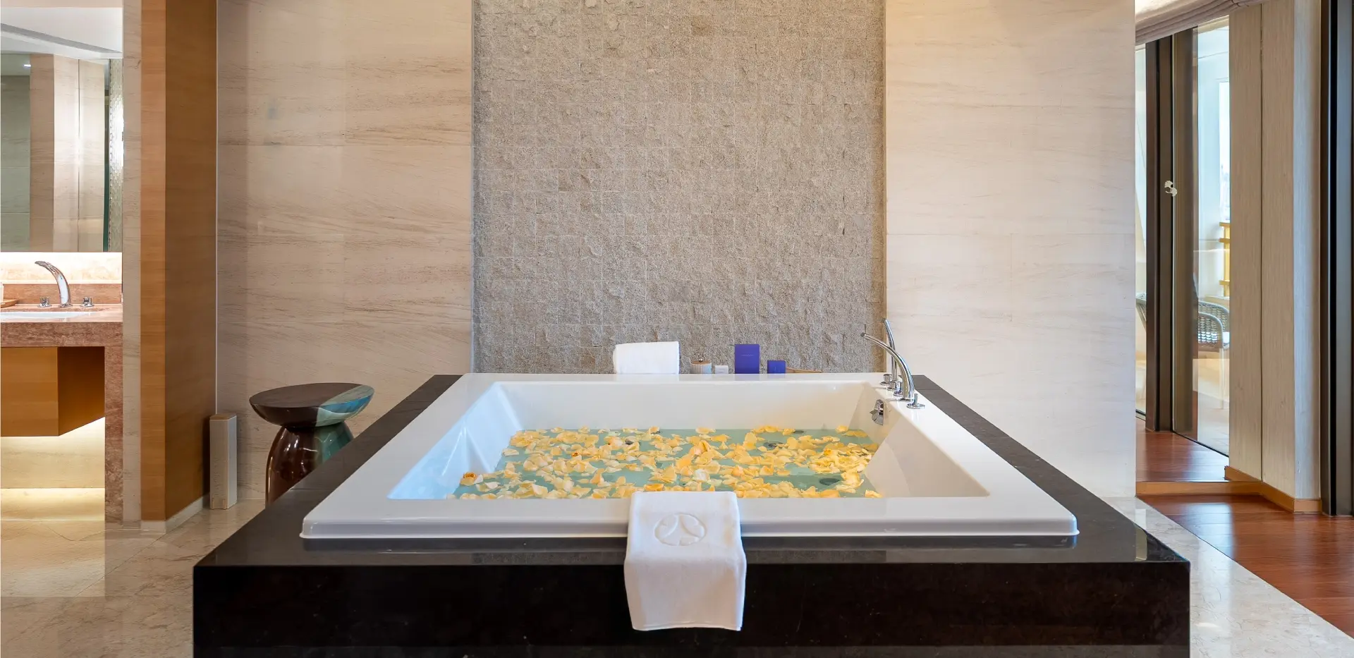 Premier Suite_2_1920