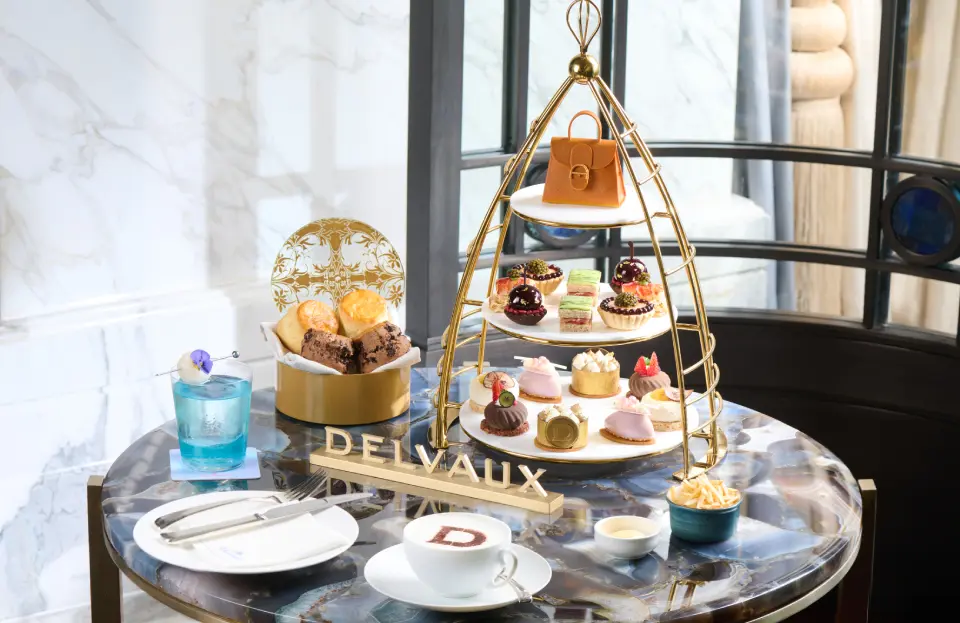 rc_tea_with_delvaux_960