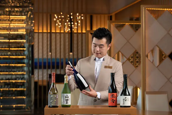 澳門大倉酒店的山里的清酒大師_ 劉泓村_(1)