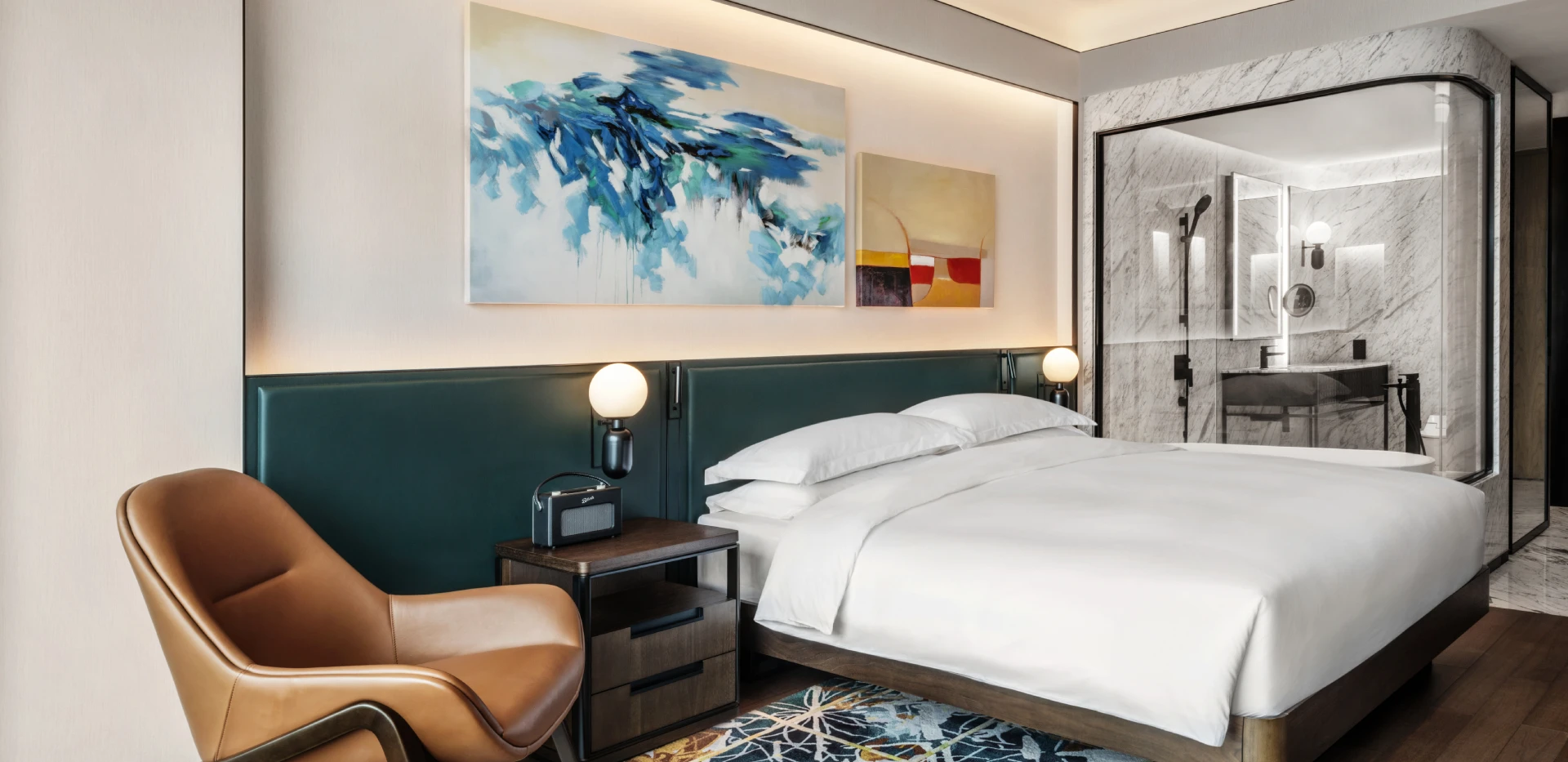 1 King bed 1920x933