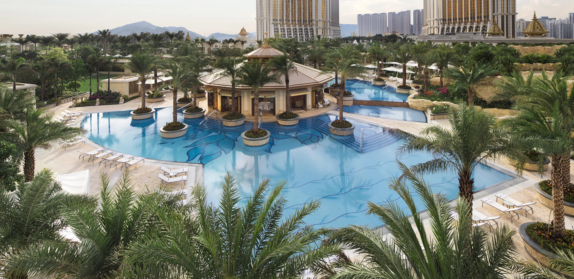 1JW Pool Bar_1.jpg