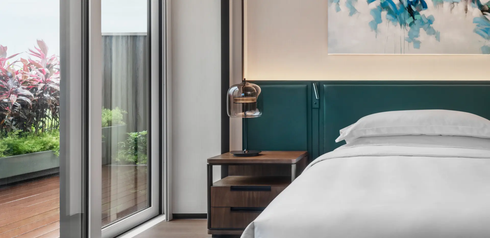 2 Twin beds with balcony 1920x933