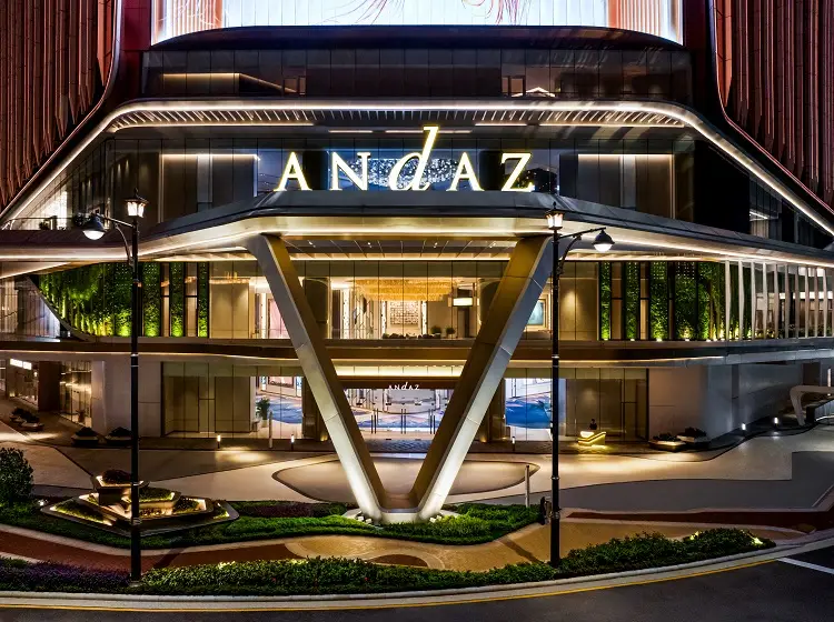 Andaz Facade (750 x 560)