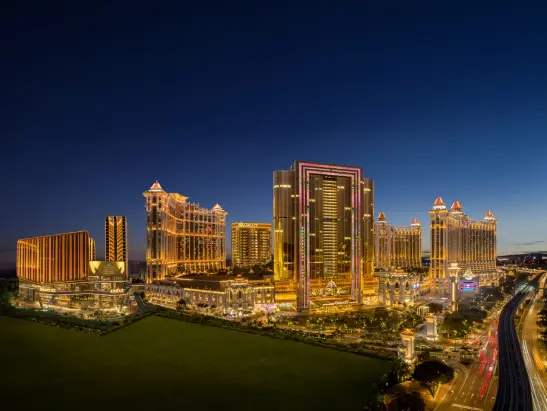 Galaxy Macau Night View_547x411.jpg