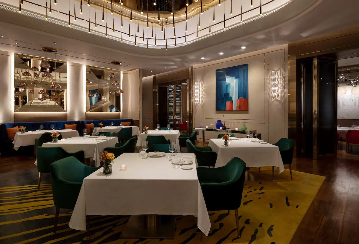 Galaxy Macau boasts over 120 dining options_R_(1).jpg