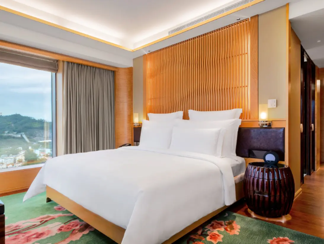 Galaxy Suite - Bedroom (935x623)