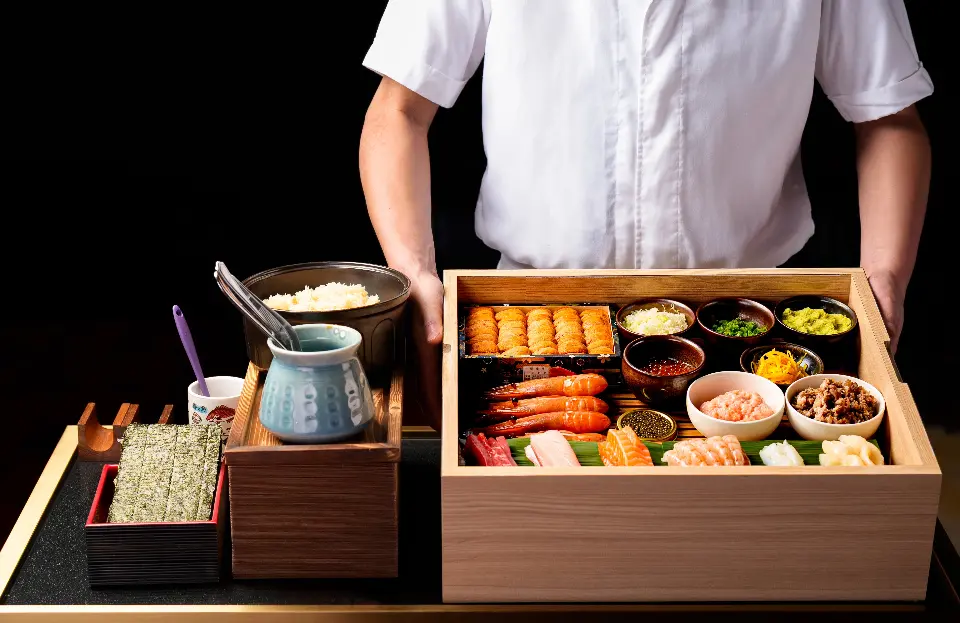 Made-to-Order Hand Roll-960x623