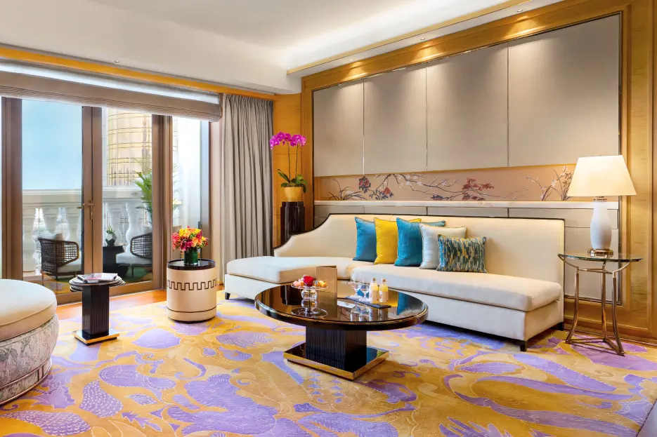 Palace Suite - Living Area (935x623)
