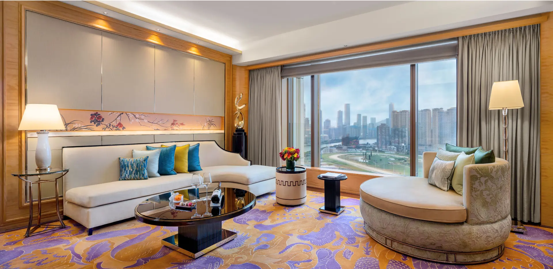 Premier Suite - Living Area (1920x933)