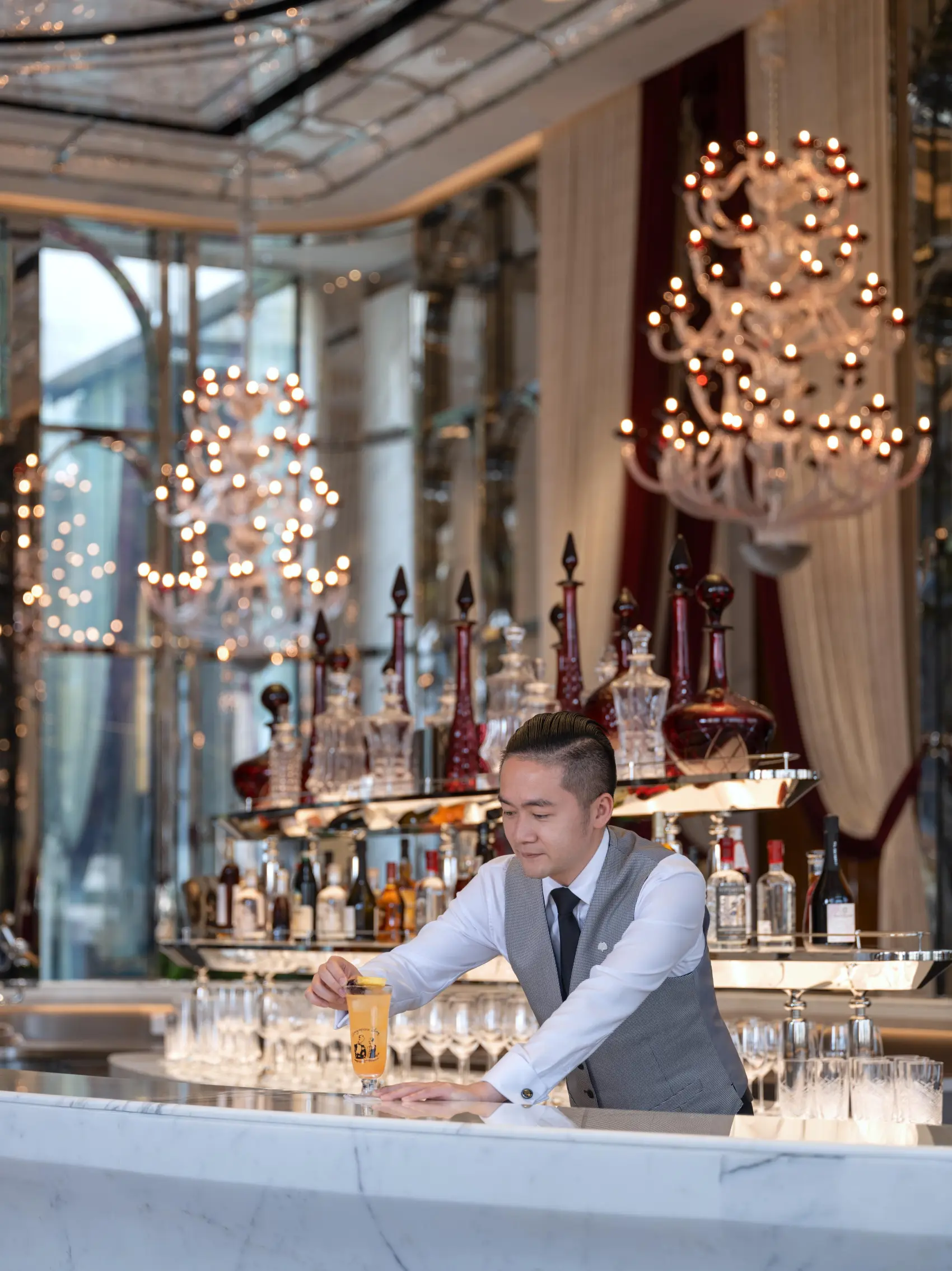 Raffles Lounge & Terrace - Bartender