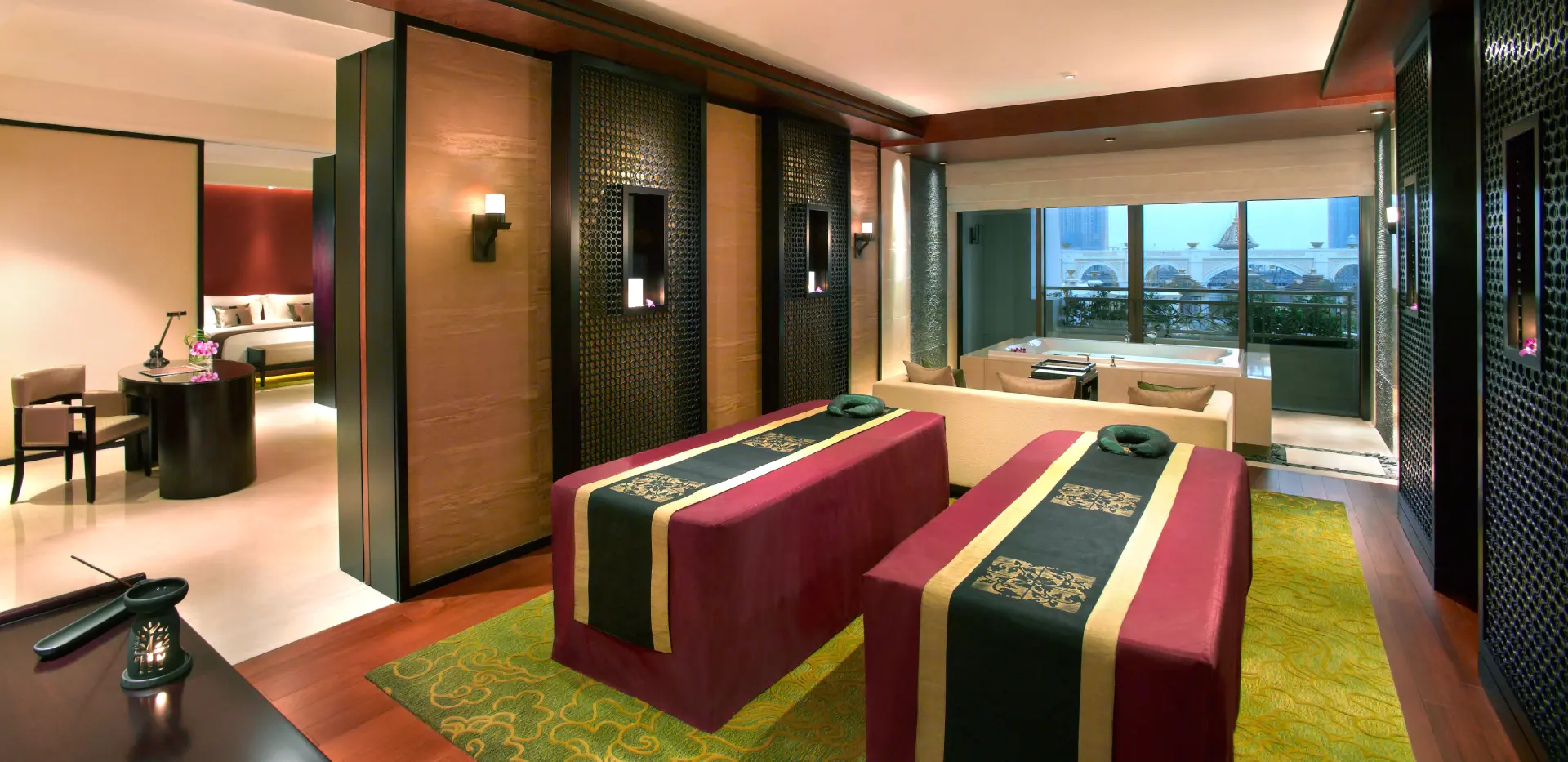 Spa Sanctuary Suite (1920x933)