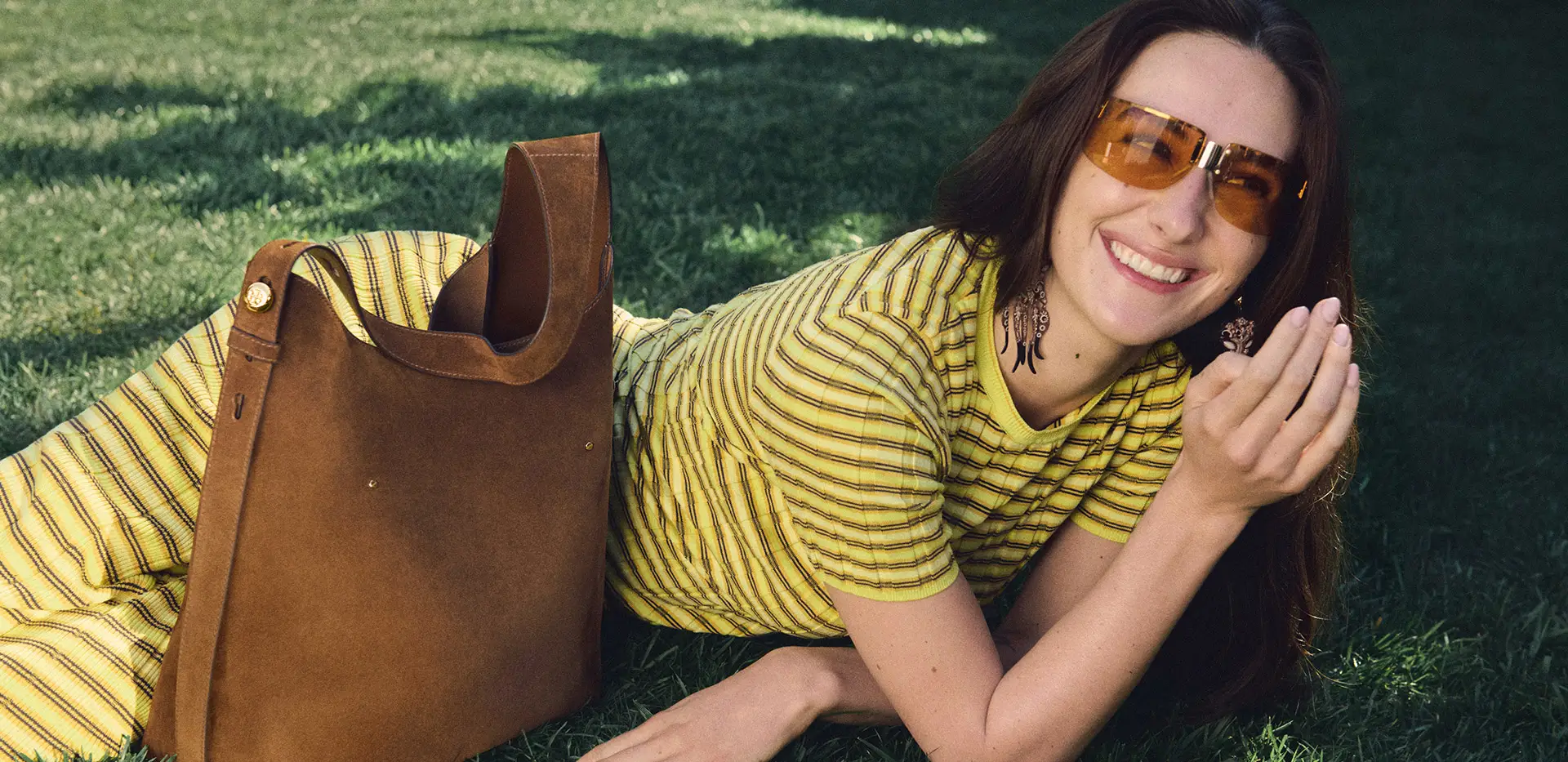 TB_SPF25_CAMPAIGN_ROMY_HOBO_SHOT_1_2327_1920x933