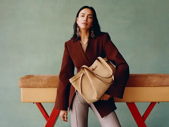 TB_SPR25_CAMPAIGN_ROMY_TOTE_SHOT_13_054_547x411