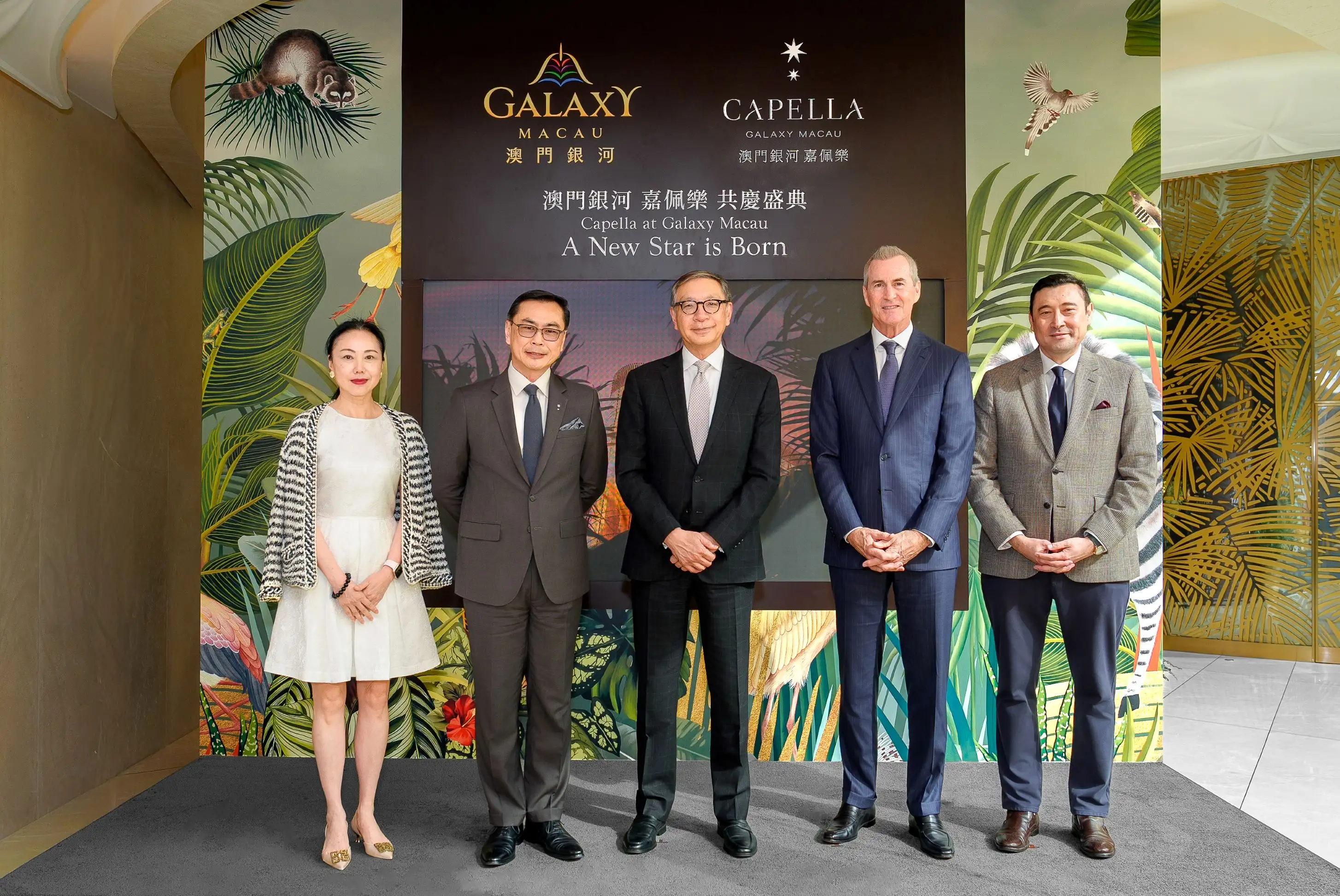 capella_at_galaxy_macau_executive_group_photo