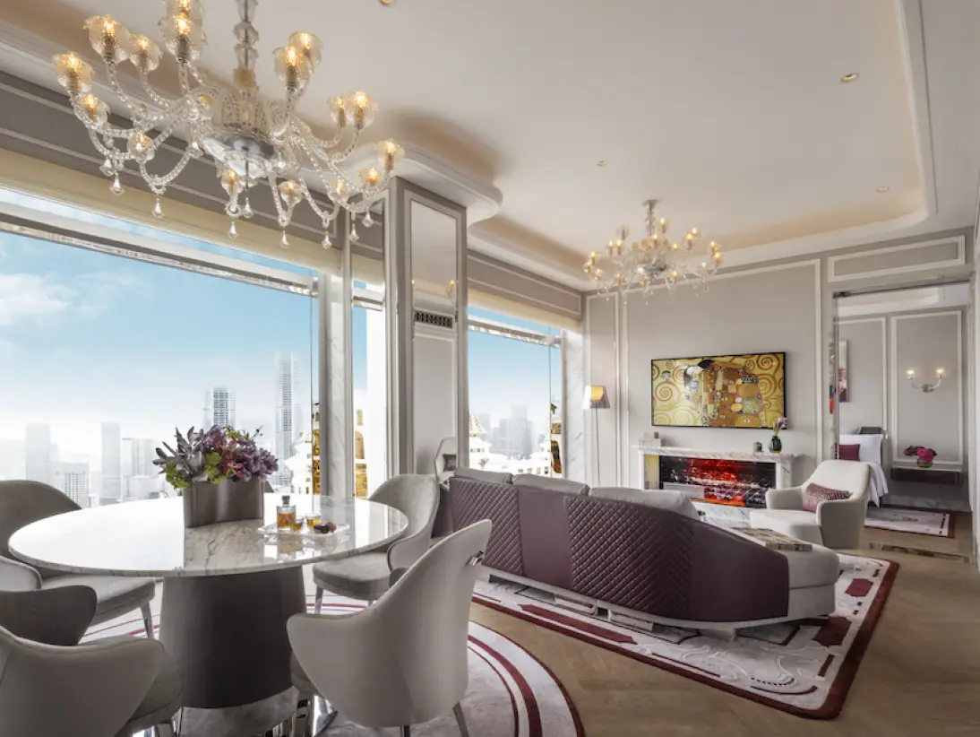 Deluxe Sky View Suite