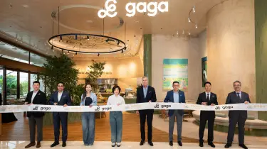 gaga-at-Galaxy-Macau_ribbon-cutting group