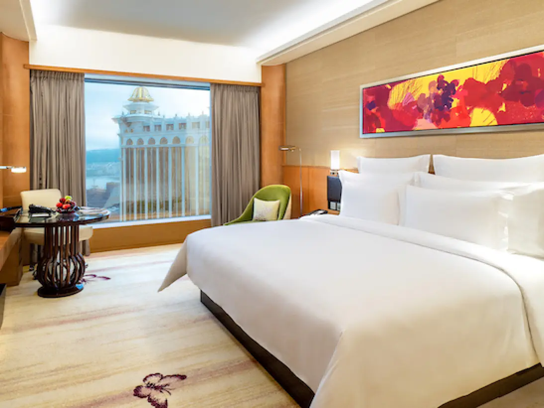 Deluxe King Room
