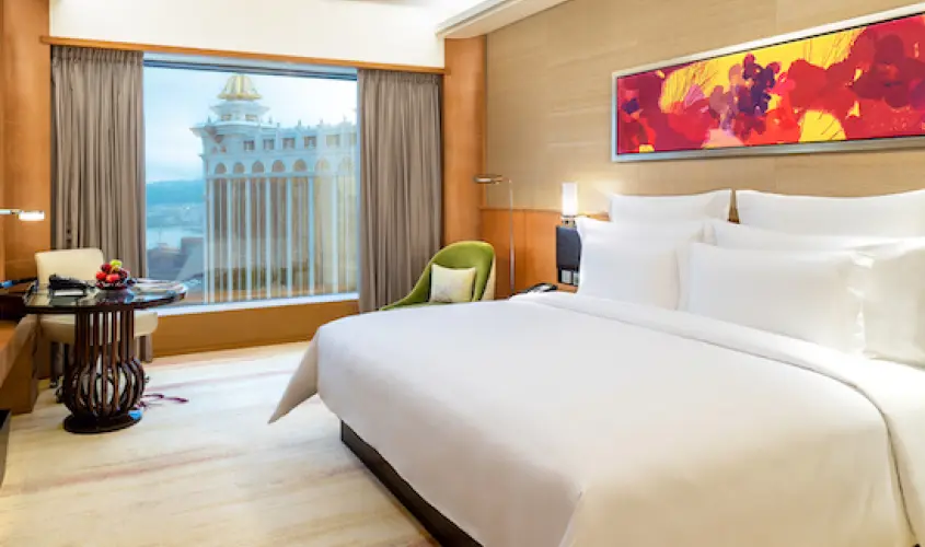 Deluxe King Room