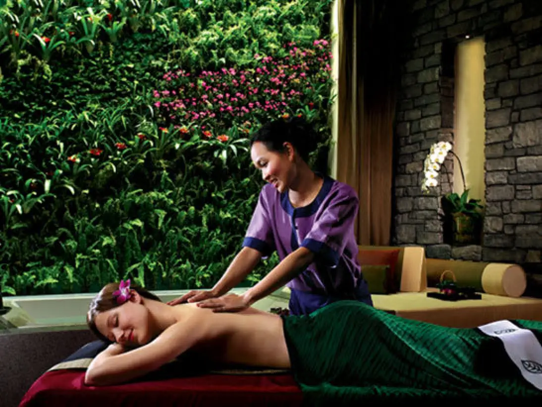 RELAX IN SERENE COMFORT