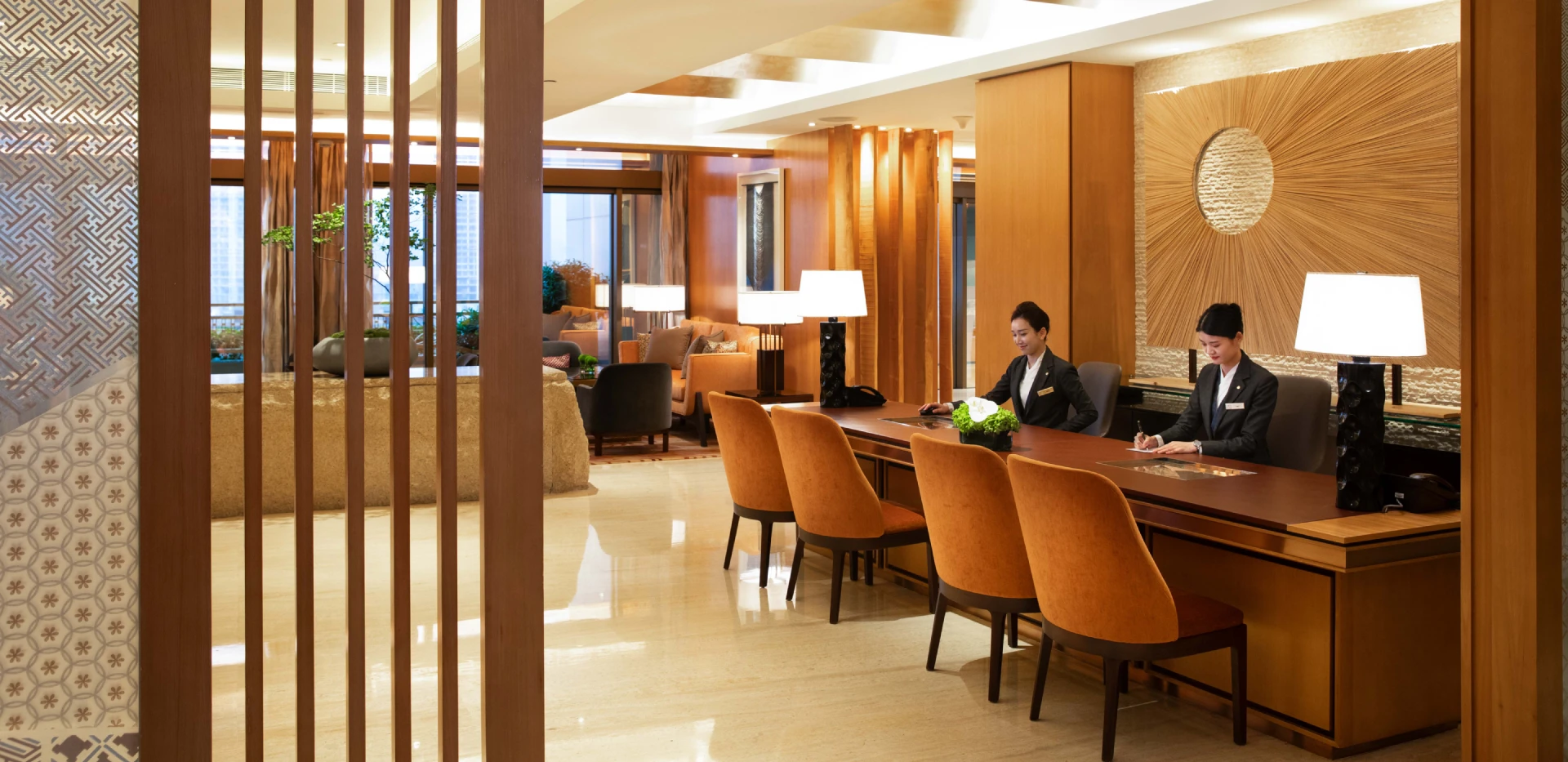 hom_executive_lounge_1
