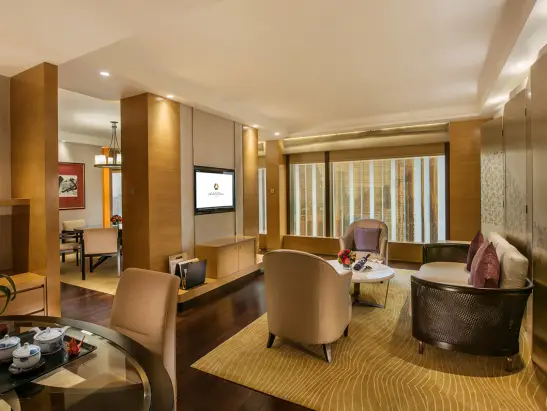 okura-RoyalSuite-LivingRoom-thumbnail.jpg