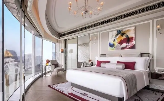 Located on the property’s top floors, the Panoramic Suite has an unobstructed panoramic view of the Macau skyline.