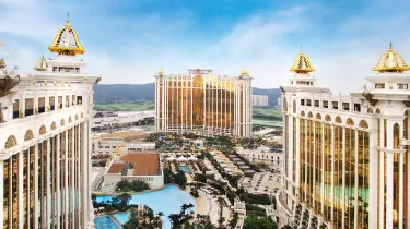 A LUXURIOUS SUMMER RENDEZVOUS AT GALAXY MACAU