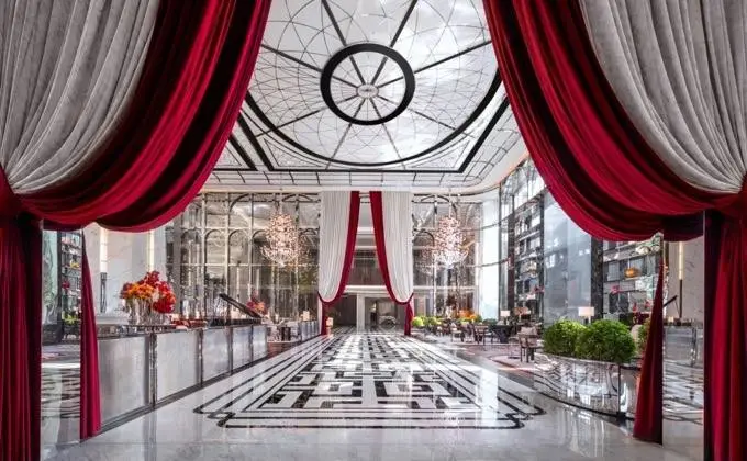 Guests will be able to enjoy the elevated Raffles at Galaxy Macau Lobby and discover what is sure to become the most iconic in the city - a breath-taking space with soaring ceilings and natural light.