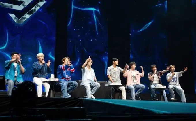 Super Junior成員與歌迷一同參與互動遊戲
