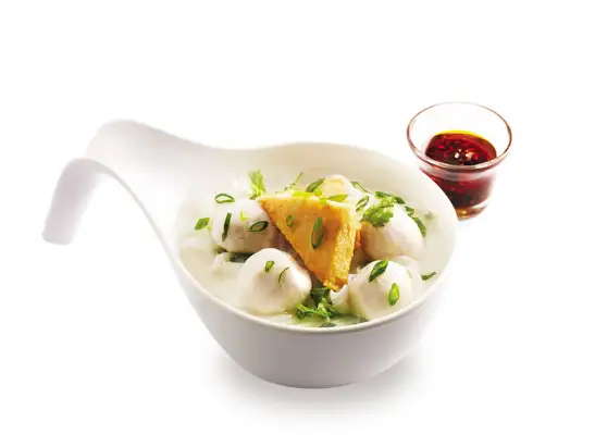 tsui-wah-Fish-Balls-&-Fish-Cakes-w-Flat-Rice-Noodles-in-Fish-Soup_0.jpg