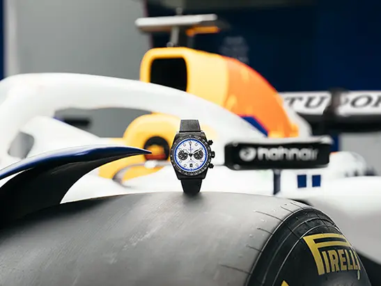 tudor_np25_blac_baychrono_carbon25_lifestyle_1_547x411